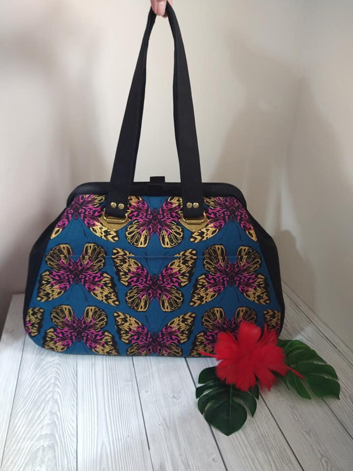 The Companion Carpet Bag sewing pattern by Mrs H made by Lynn Potts - She wears red feathers 