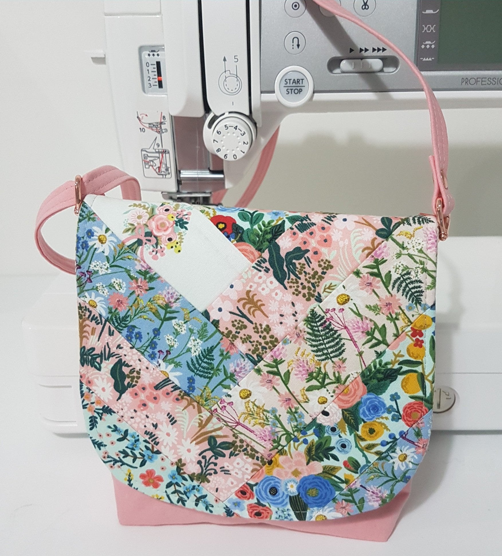 The Crossbody Bag PDF Sewing Pattern front cover 