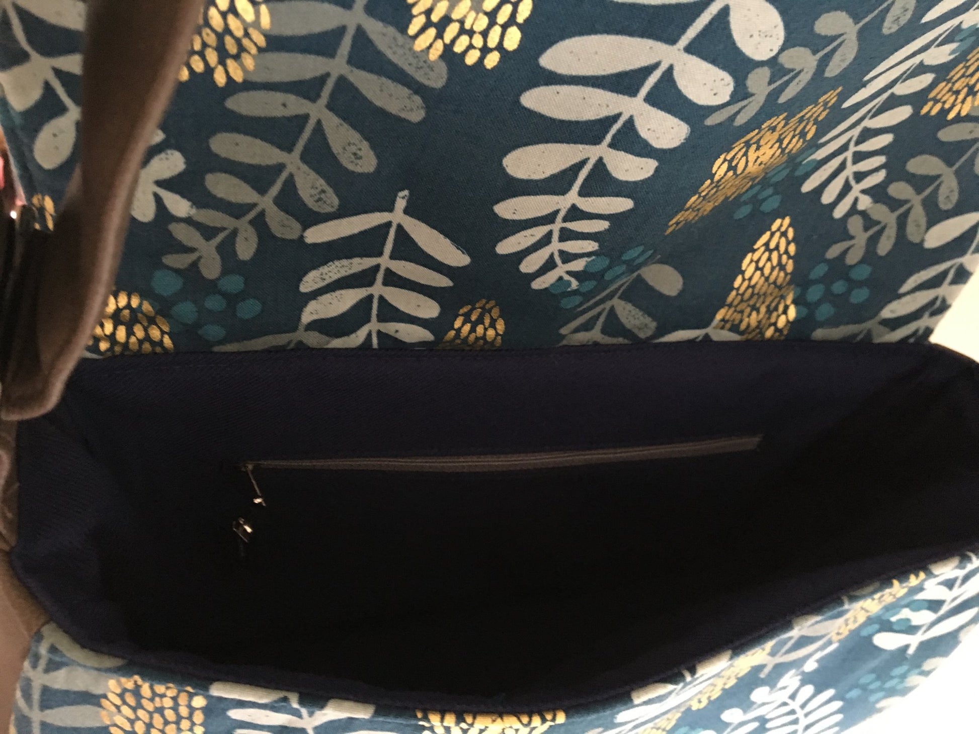 The Sassy Saddlebag PDF Sewing Pattern leaf fabric and interior 