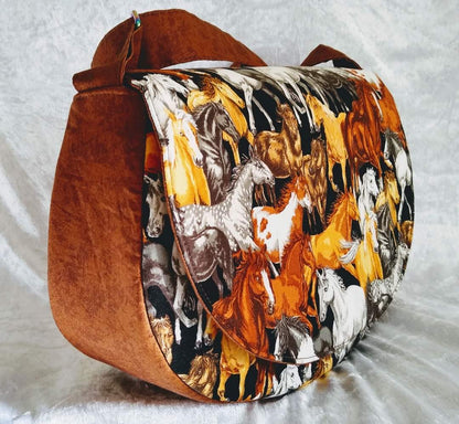 The Sassy Saddlebag PDF Sewing Pattern  side view of horse fabric 