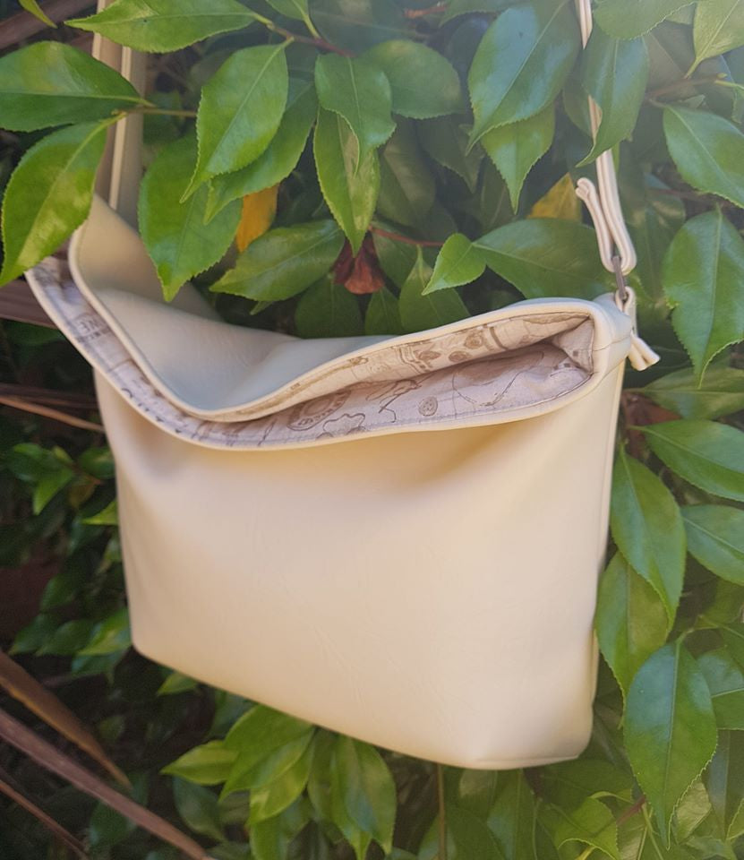 The Sling Bag free sewing pattern by Mrs H