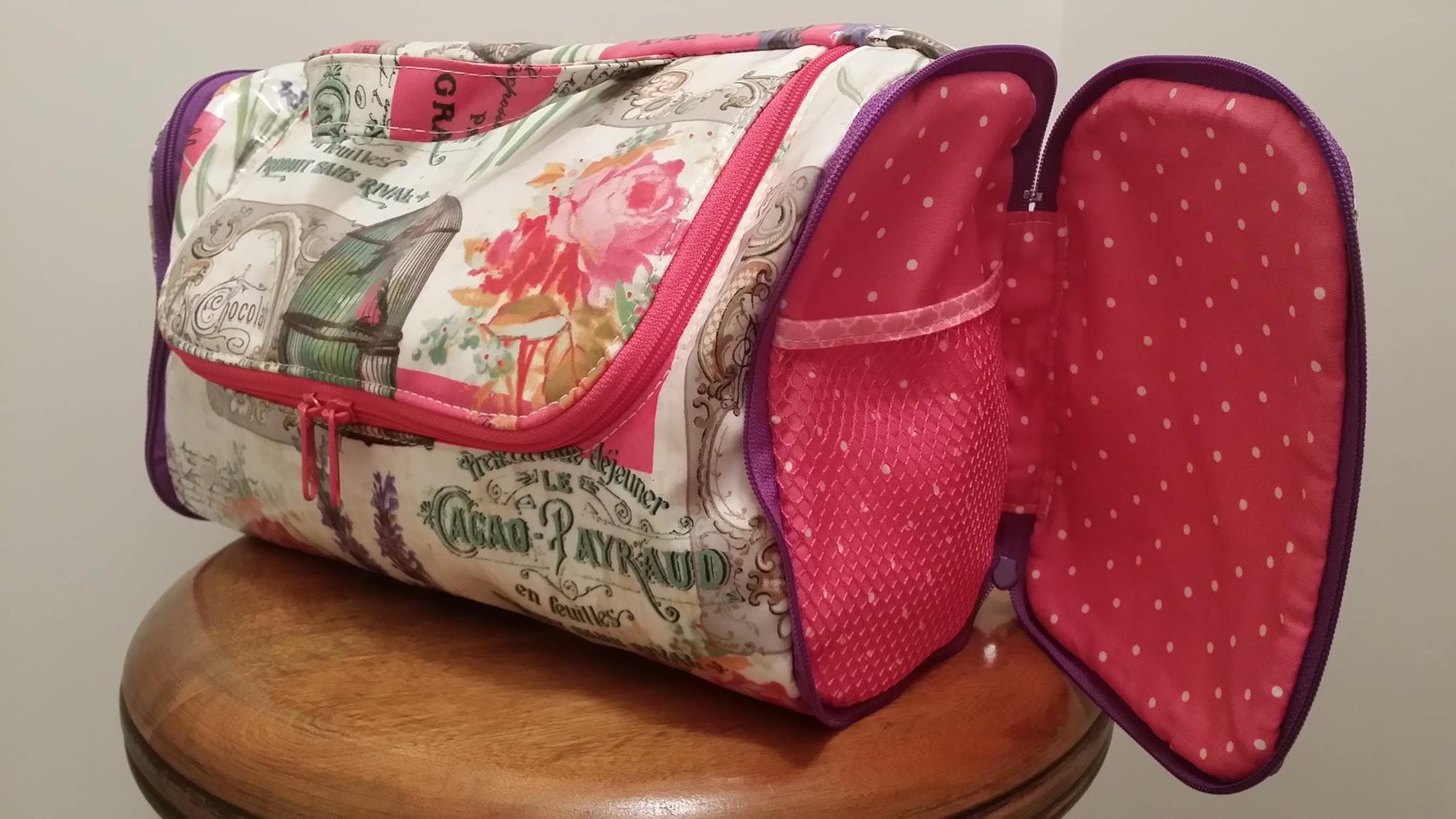 The Toiletry Tote PDF Sewing Pattern Spotty end pocket interior