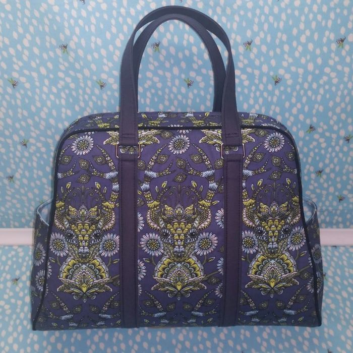 Vivian Handbag & Traveler sewing pattern  front view