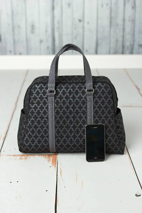 Vivian Handbag & Traveler sewing pattern  front view with handle