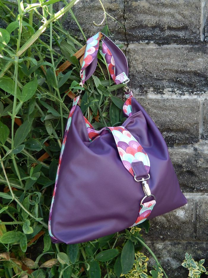 The Reversible Hobo bag sewing pattern by Mrs H