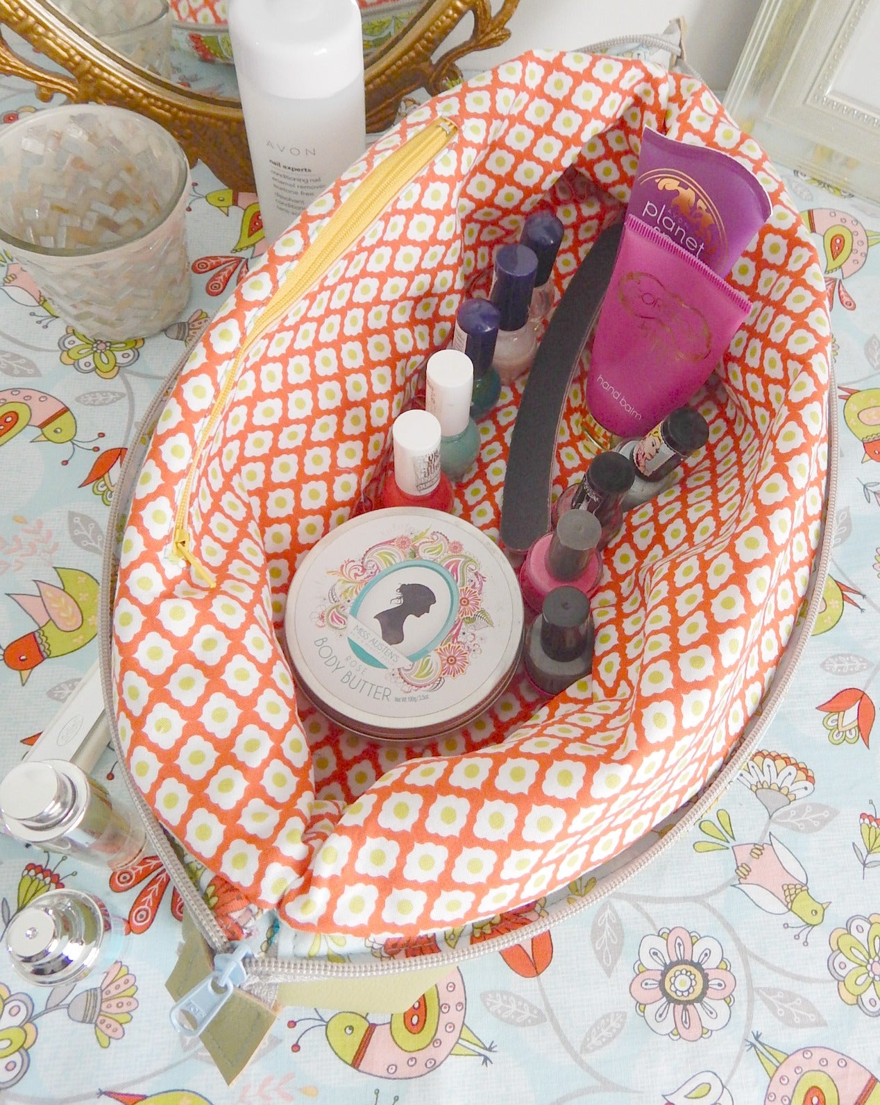 The Pampering Pouch sewing pattern by Mrs H inside view
